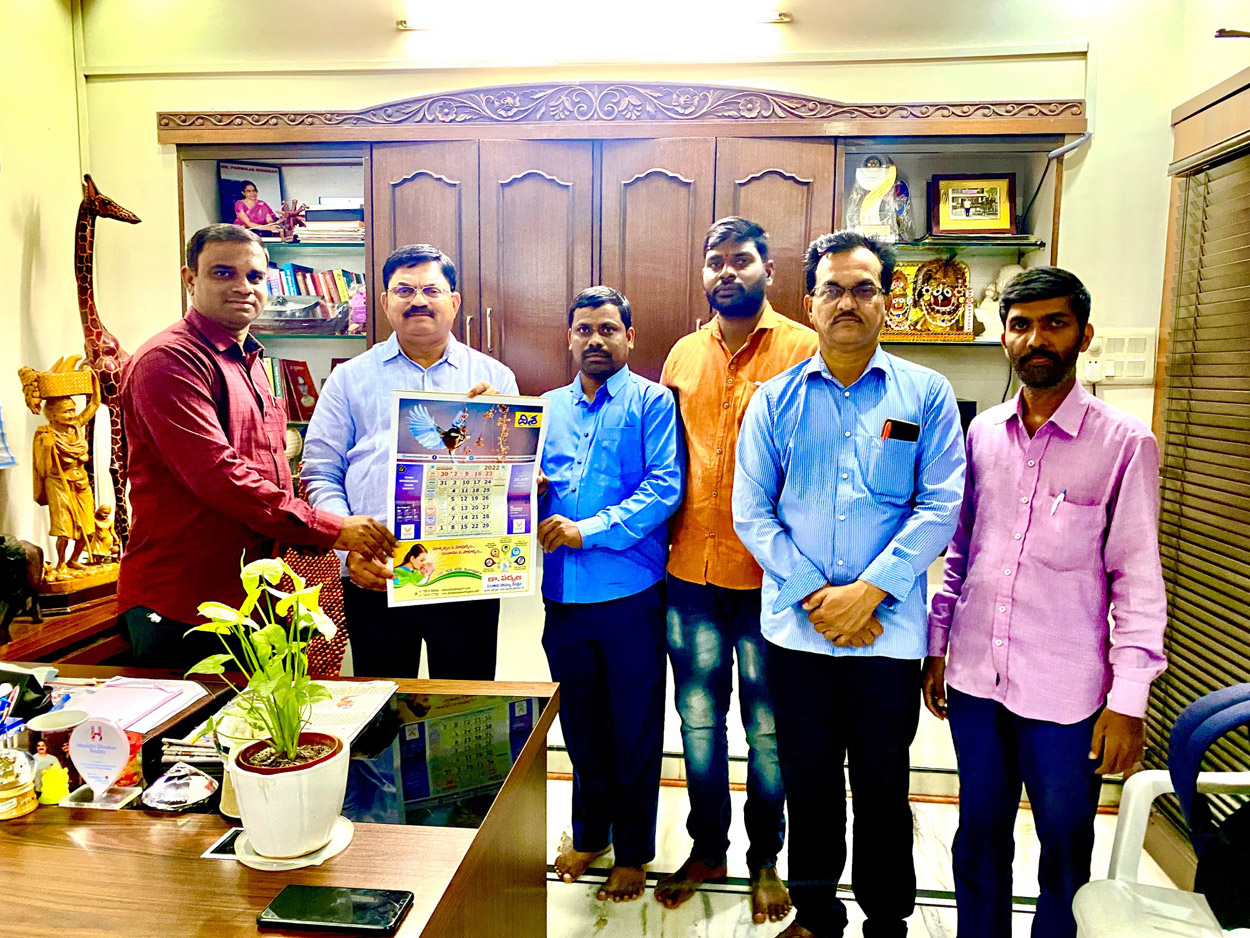 Shri Divakar Reddy Maddhi, LL.M., CEO @ Dr Padmaja Fertility, Hyderabad releasing the 2022 Calendar of Disha Telugu Daily/Online News Paper in Hyderabad